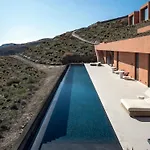 Olen Syros Hotell